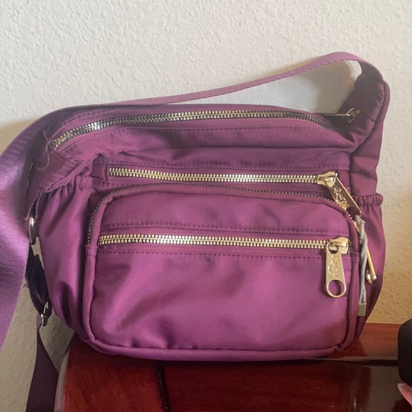 Jieolshi Crossbody Bag - Picture 1 of 7